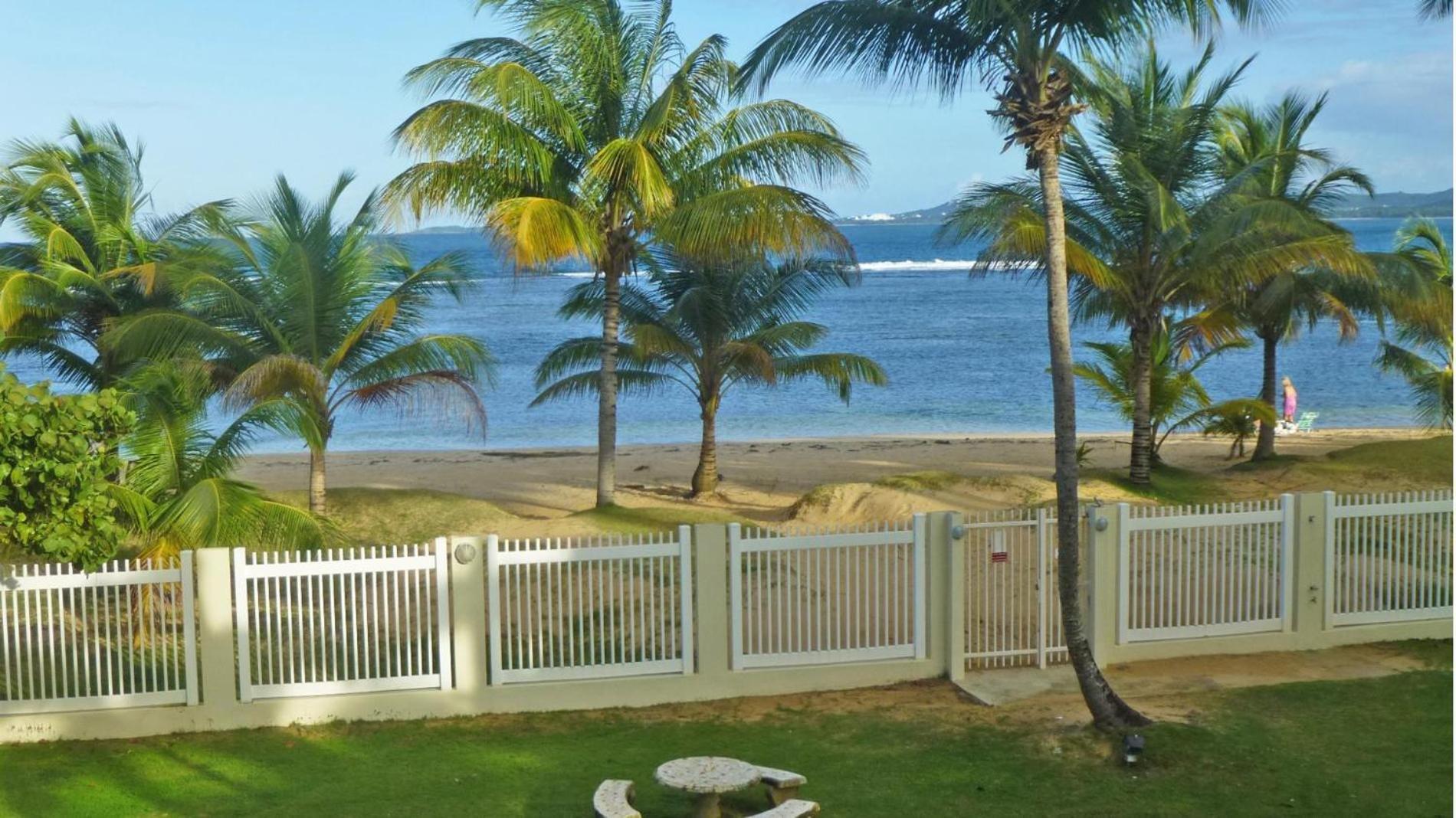 Crystal Blue Apartment Luquillo Exterior photo