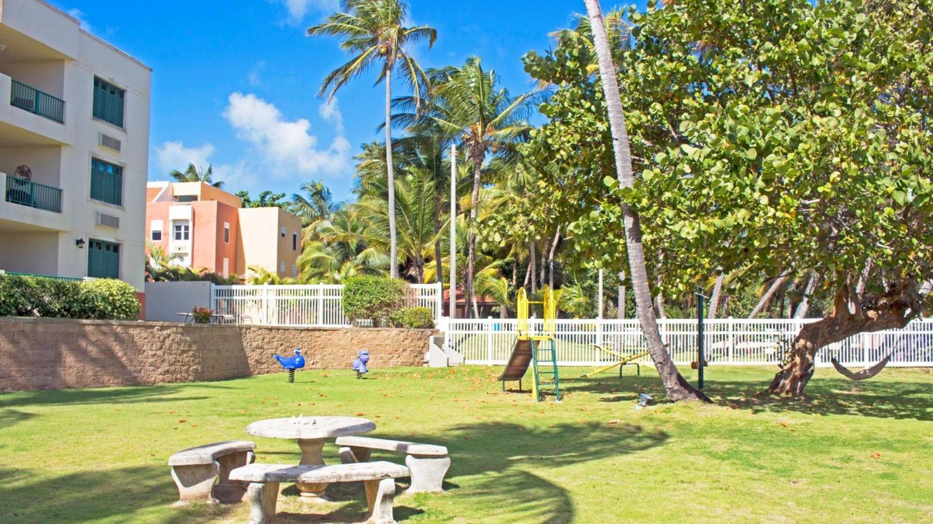 Crystal Blue Apartment Luquillo Exterior photo